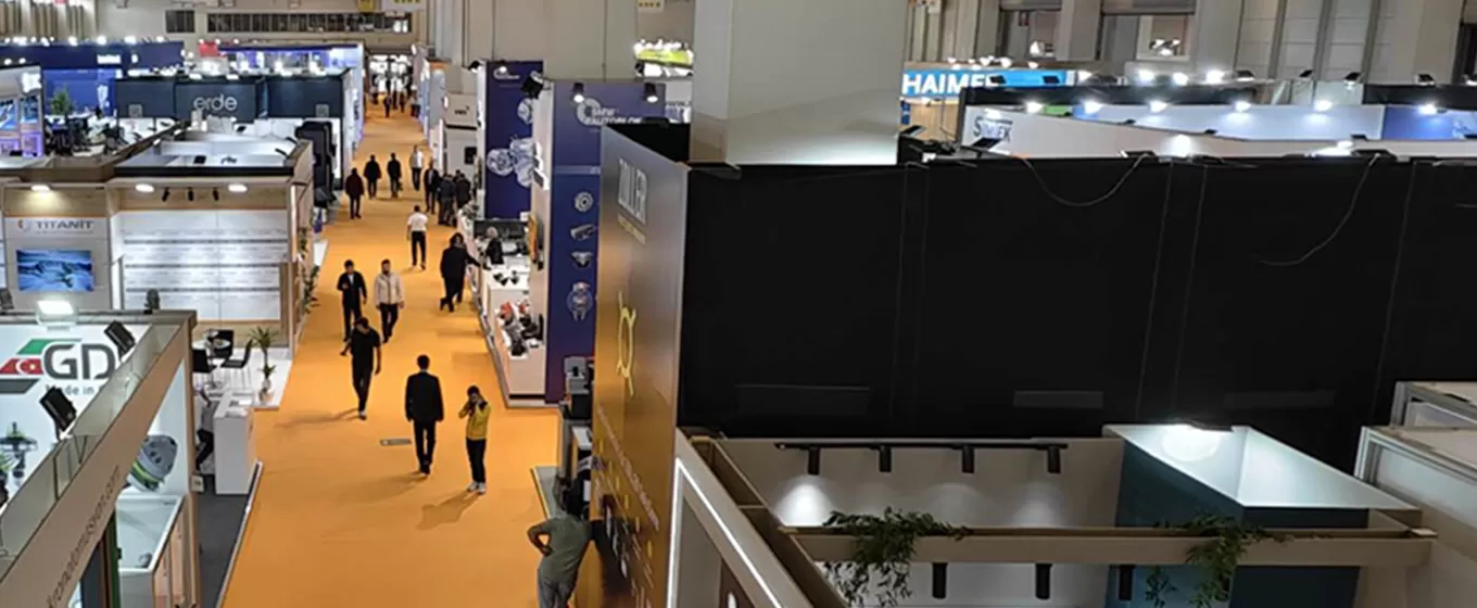B Series дисплейлері мен сұрау ортасы.